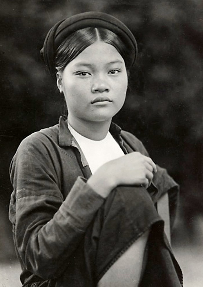 Cô gái thôn quê thời kỳ 1919 - 1926.